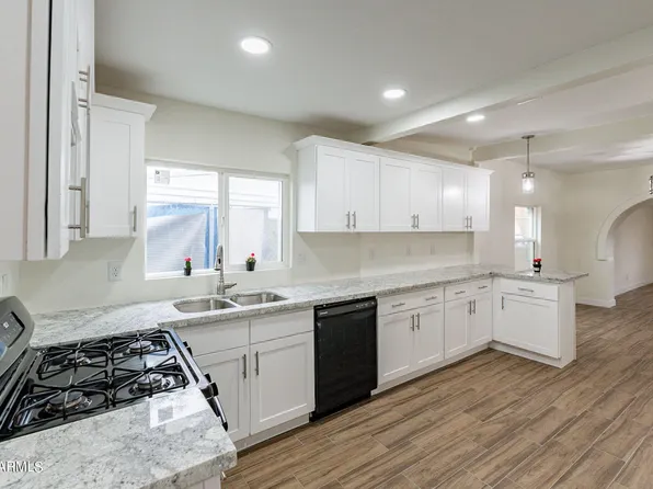206 E KINDERMAN Drive, Avondale, AZ 85323