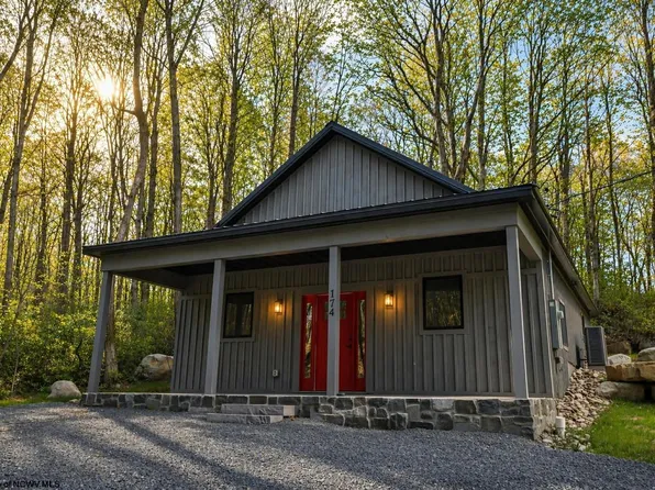 174 Dogwood Dr, Terra Alta, WV 26764