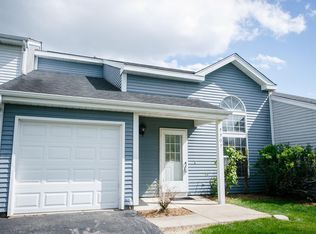 3307 Southport Dr, Island Lake, IL 60042