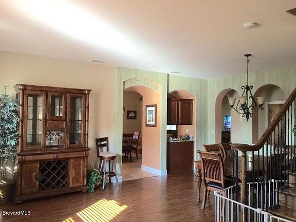 2nd image of 469 Montecito Dr