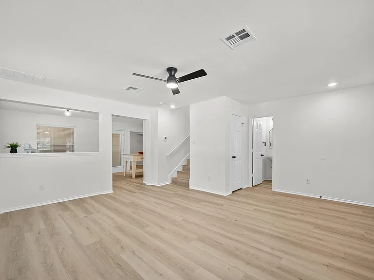 1818 Lost Maples Loop — Photo 8