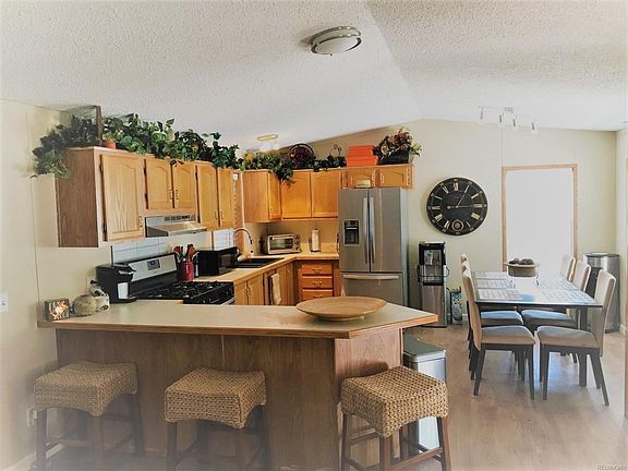 4th image of 304 Shoshone Cir