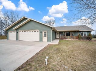 W8011 W Clark Rd, Oakfield, WI 53065