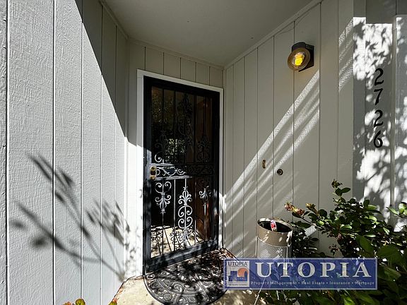 3rd image of 2726 Hampton Ln