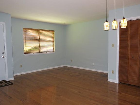 5th image of 116 SE Villas Ct