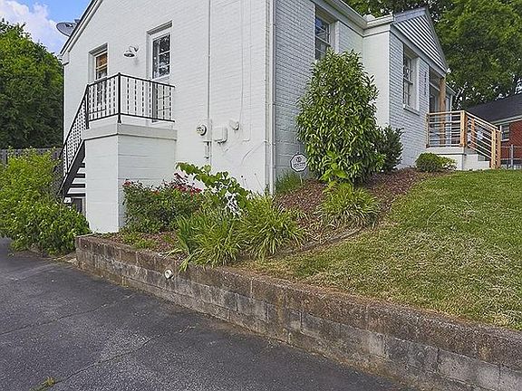 4th image of 2725 Mailan Dr