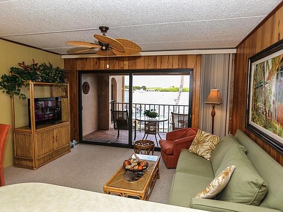 4th image of 1765 Gulf Blvd #109