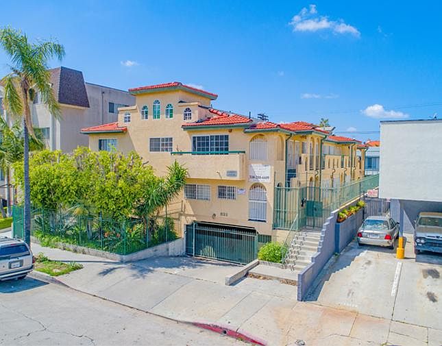 1st image of 821 Gramercy Dr APT 101