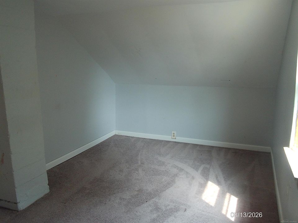 27734 Oneil St, photo 5