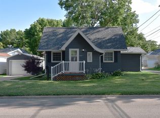 414 Bertch Ave, Waterloo, IA 50702