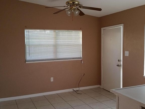 3rd image of 139 Roosevelt Ave #139