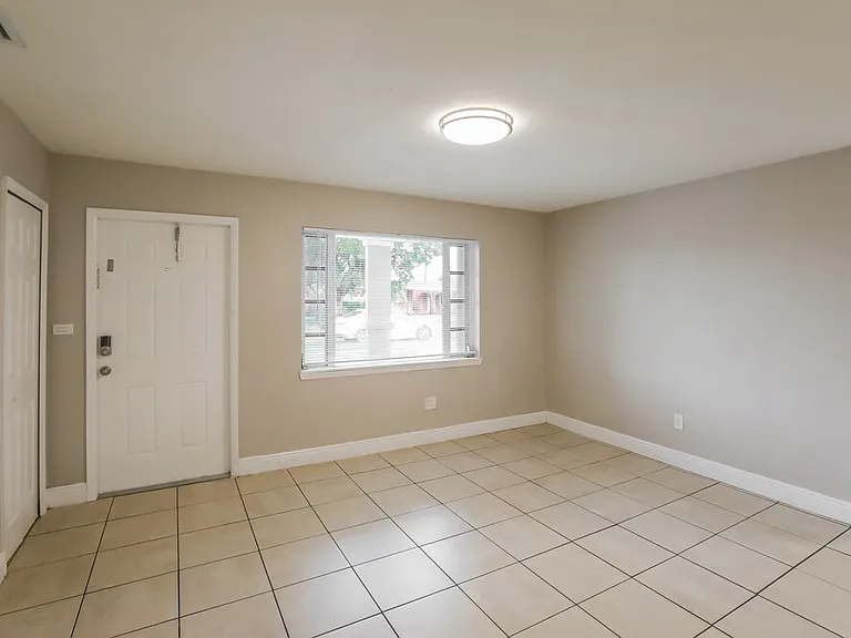 13620 Monroe St — Photo 3