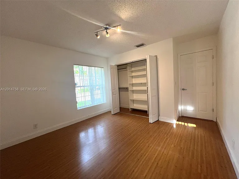 465 Somerset Way — Photo 29