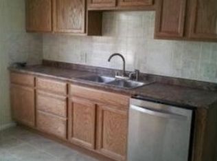 7 Henderson Ave, Worcester, MA 01603