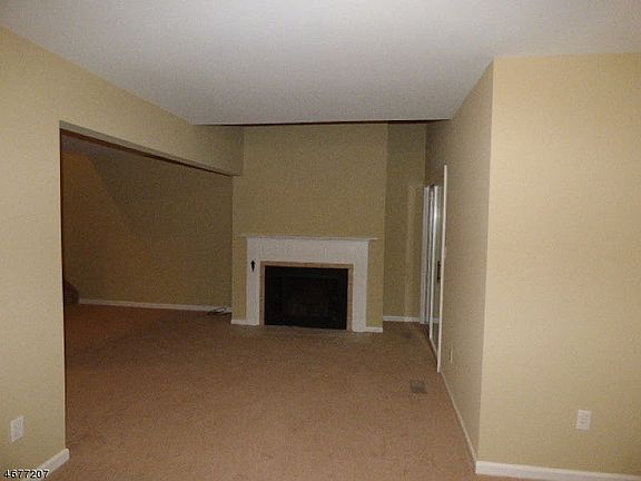 5th image of 61 Carriage Ln #61