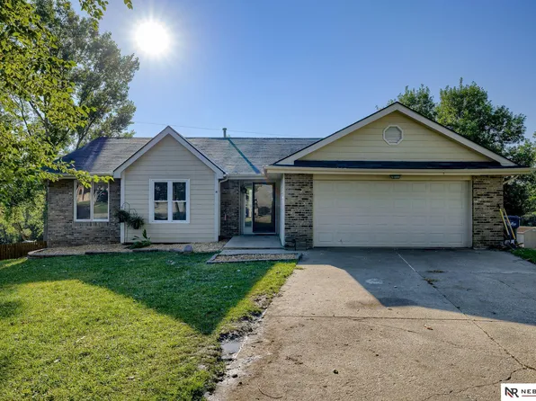 2501 Casey Cir, Bellevue, NE 68123
