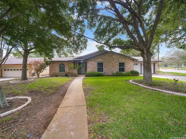 110 Silver Springs, Universal City, TX 78148