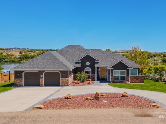 311 Riverview Dr, Marsing, ID 83639