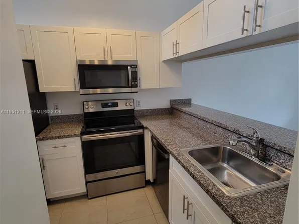 958 Coral Club Dr #958, Pompano Beach, FL 33071