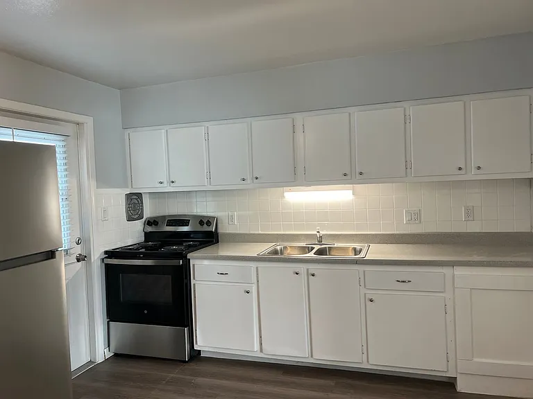Manatee Bay Apartments — Photo 38