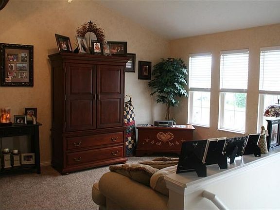 5th image of 626 Berlander Dr