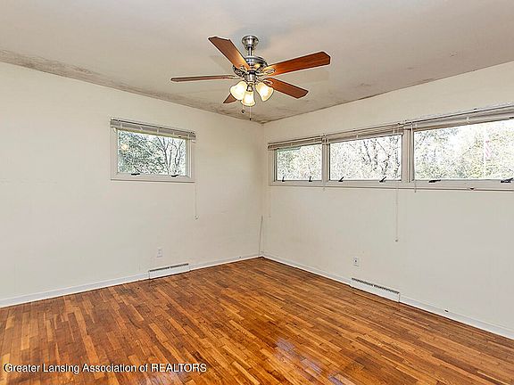 3rd image of 2308 W Grand River Ave