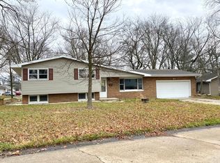 1401 Kenneth Dr, Rantoul, IL 61866