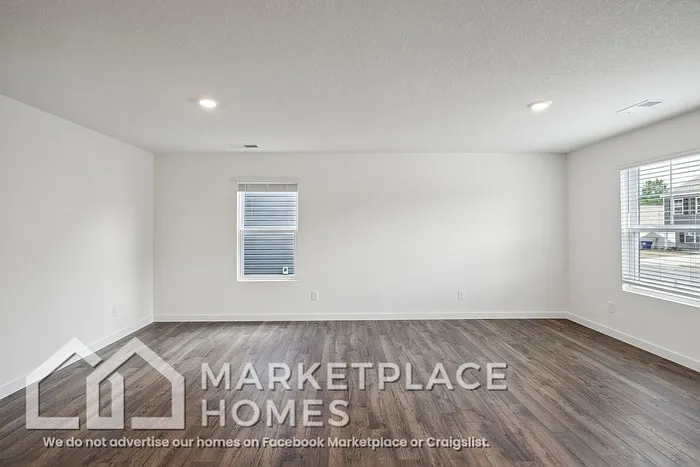 4033 Billie Ln NE — Photo 6