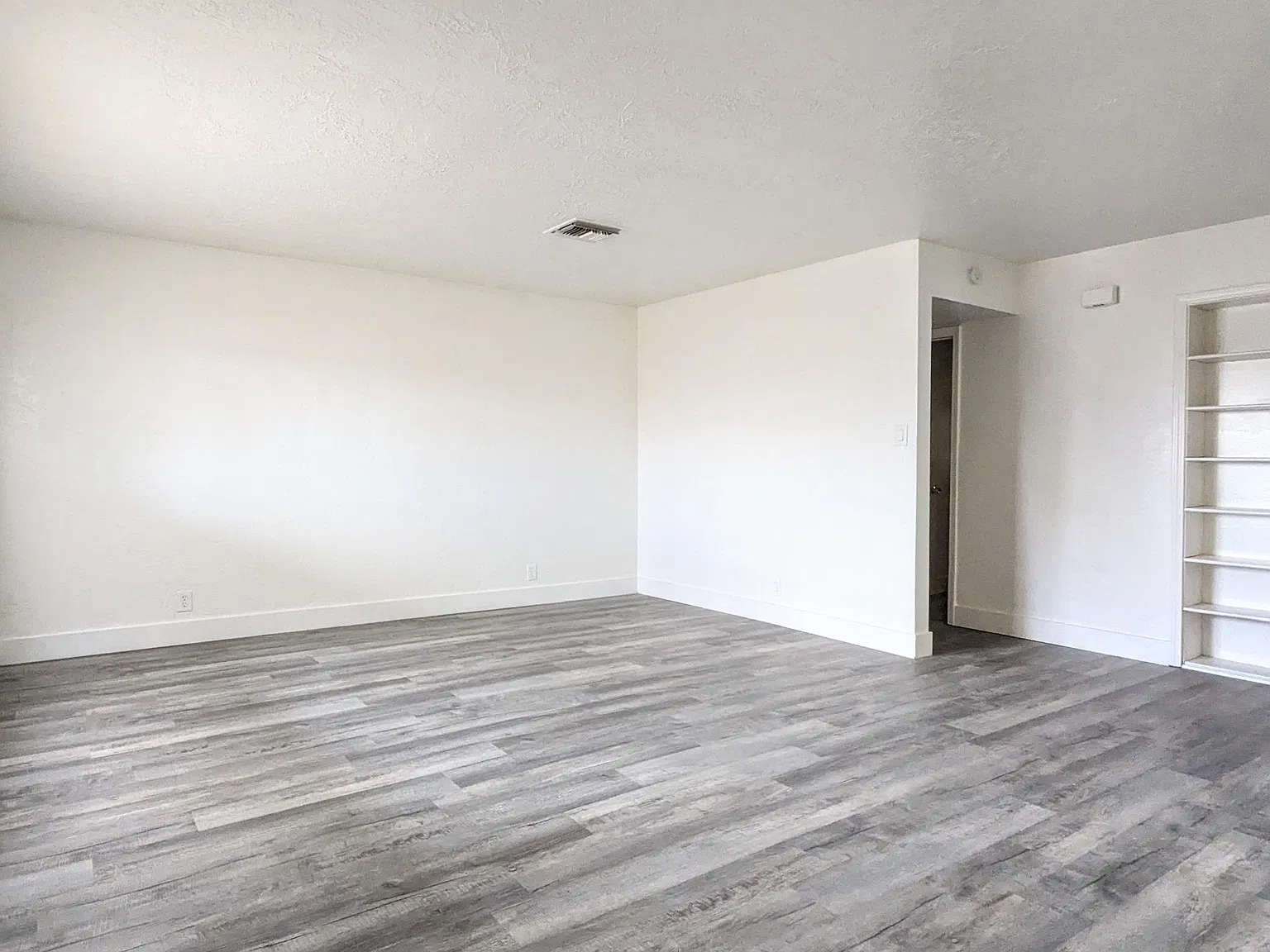 3 bed, 1344 sqft, $1,700 — Photo 3