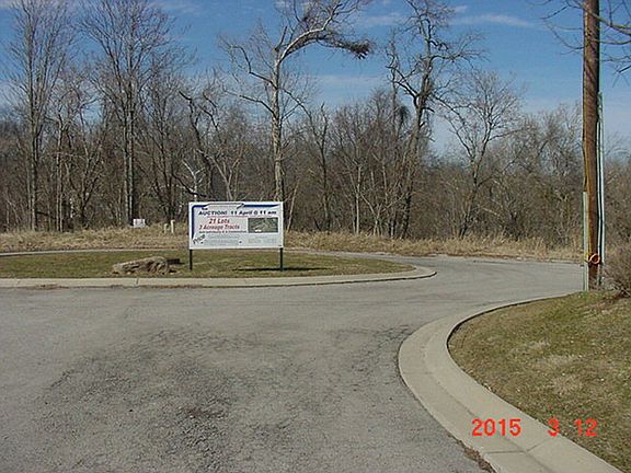 4th image of 01 Kensington Dr