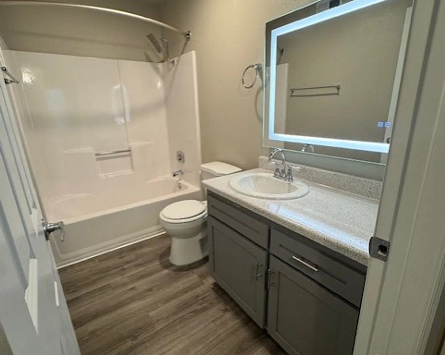 River Run Apartments — Photo 4