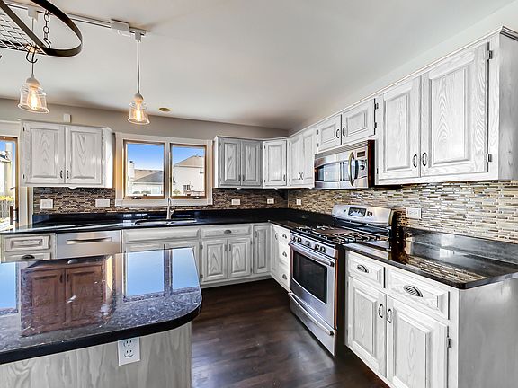 5th image of 13335 S Mary Lee Ct