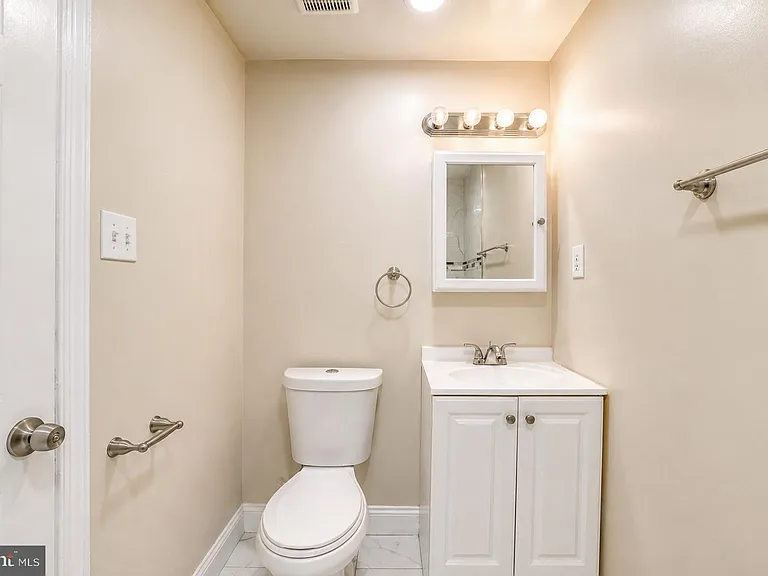 2834 R St SE #2 — Photo 9