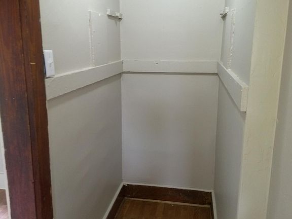 4th image of 1527 Hayes Ave #3