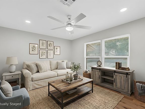 2nd image of 2512 Stewart Dr