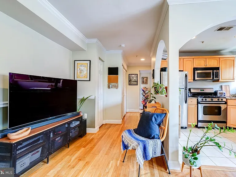 401 Evarts St NE #301 — Photo 18