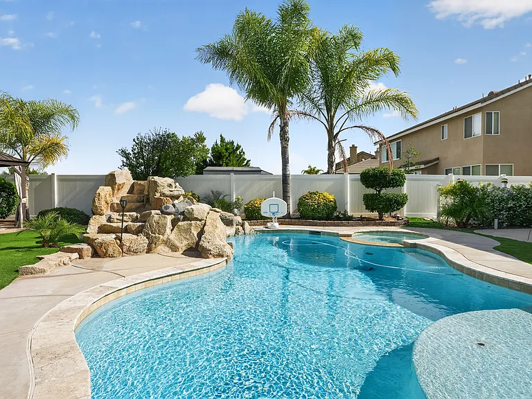 35920 Devonshire Ln — Photo 3