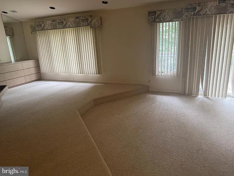 203 Sunshine Lakes Dr — Photo 9