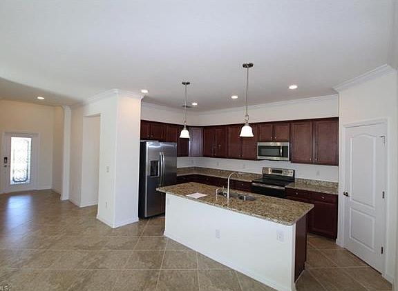 3rd image of 10373 Fontanella Dr