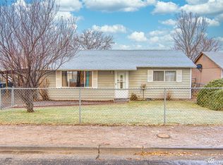 710 S Grand Dr, Moses Lake, WA 98837