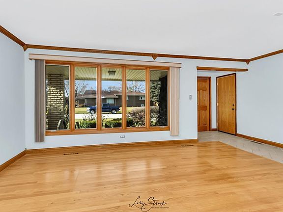 4th image of 12437 Melvina Ave