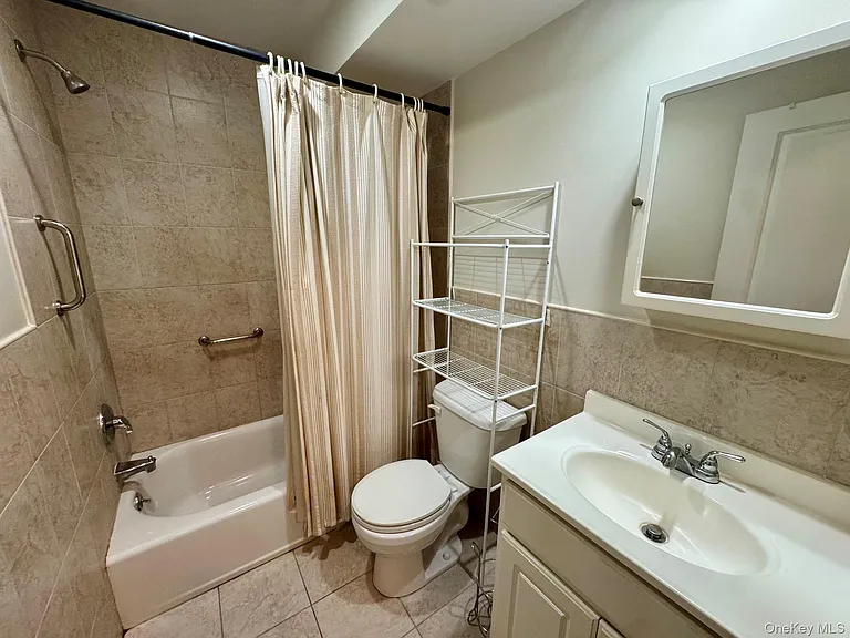 1 Allen St #1 — Photo 13
