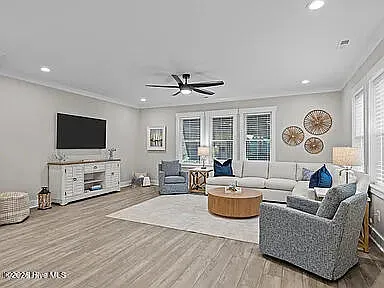 331 Live Oak St S #SOUTH — Photo 6