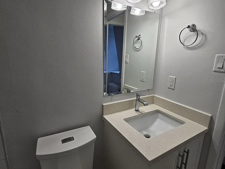 72 Wellesley St E #203 — Photo 21