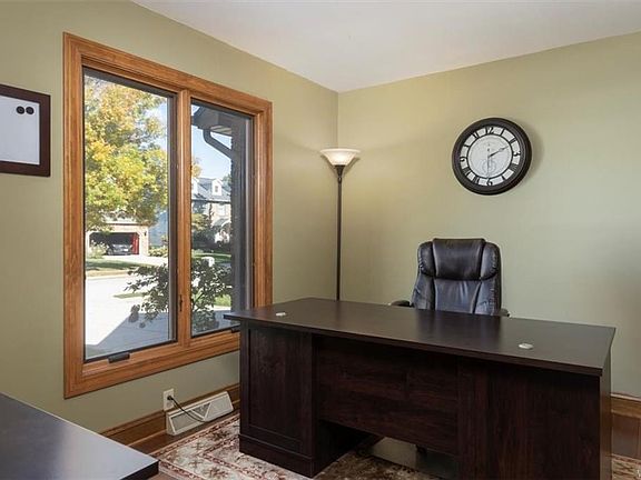 5th image of 119 Britannia Dr