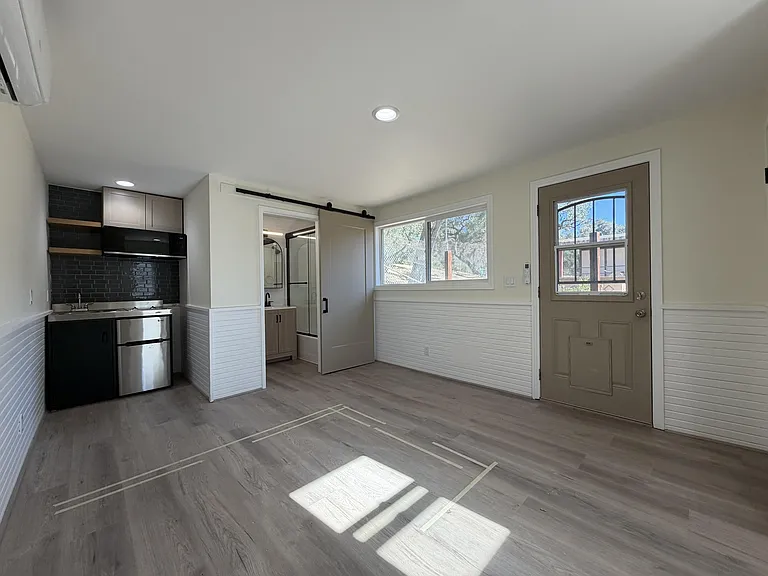 20361 Adkinson Ln — Photo 6