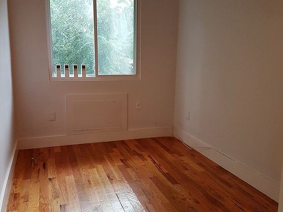 4th image of 268 Throop Ave APT 3
