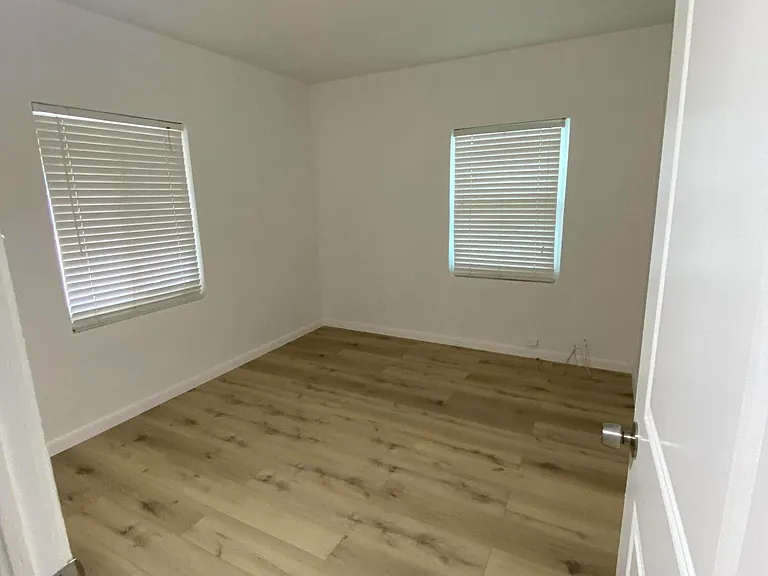 1448 NW 4th St — Photo 5