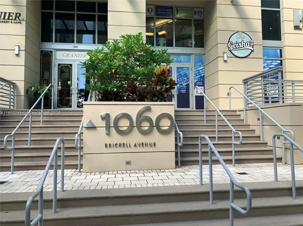 1060 Brickell Ave APT 1701, Miami, FL 33131