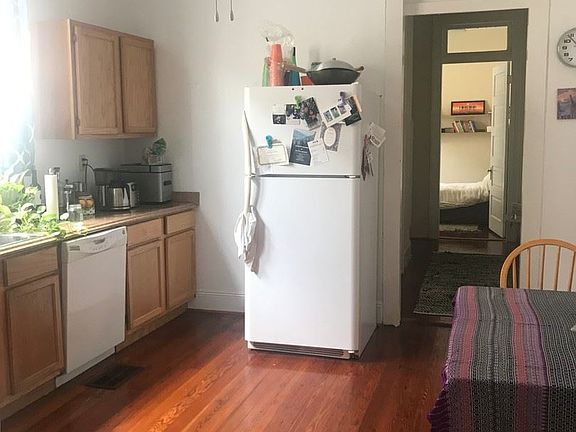 4th image of 820 Jena St